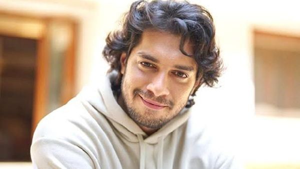 Ahead of Loveyapa First Song Release, Junaid Khan Performs Live At Prithvi Theatre!