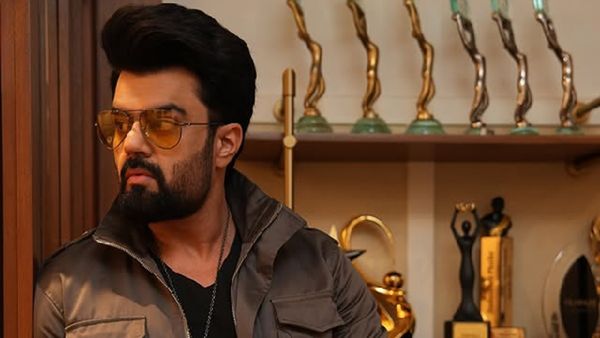 Maniesh Paul Wins Hearts with Humor and Amitabh Bachchan’s Wisdom