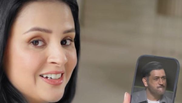 MS Dhoni & Wife Sakshi Singh's Playful Banter Makes Fans Go AWW- Video