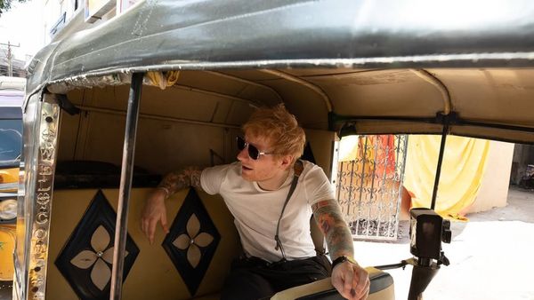 Ed Sheeran Bengaluru Concert: Cops Stop Iconic Singer's Impromptu Jamming Session On Street; Fans React