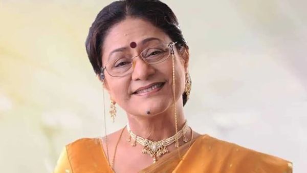 What Happened To Aruna Irani? Veteran Actress Spotted At Mumbai Airport In Wheel Chair, VIDEO Goes VIRAL