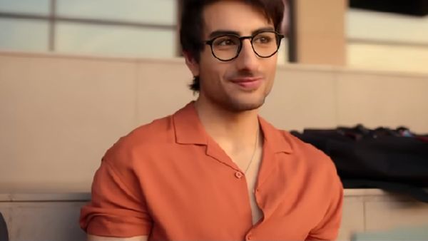 Nadaaniyan X Review: Netizens Hails Ibrahim Ali Khan's Debut Performance; Say 'He Looks Absolutely Dashing'