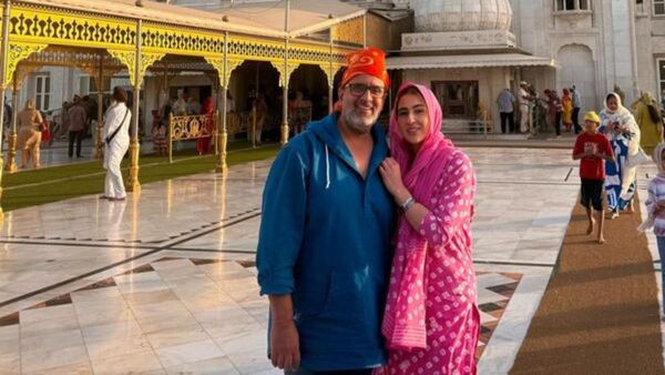 Sara Ali Khan and Aanand L Rai’s Heartwarming Reunion in Delhi