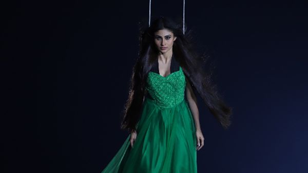 Mouni Roy Goes Full Throttle With Her Own Stunts In 'The Bhootnii'