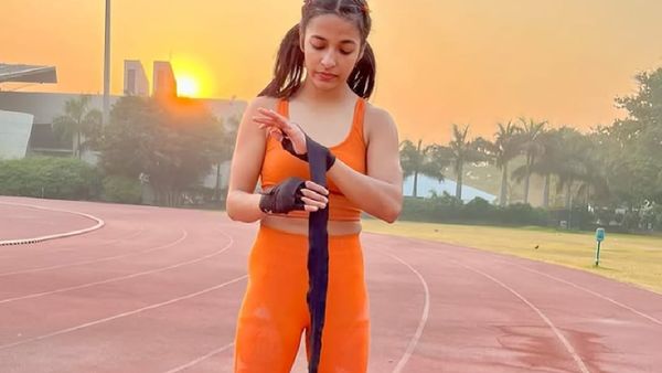 At the Age of 18, Anjali Rawat Coached Underprivileged Children For Free, DEETS