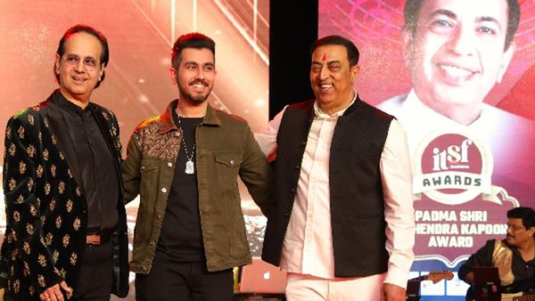 Bollywood Stalwarts Captivated By Ruhan & Sidhant Kapoor’s Singing