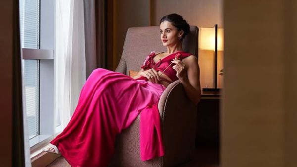 How Taapsee Pannu’s Sweet Gesture of Gifting a Saree Became a Priceless Memory for an Elderly Couple
