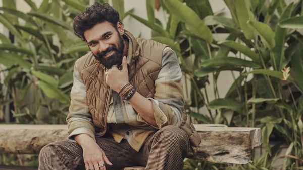 Telugu Star Bellamkonda Sai Sreenivas Caught Violating Traffic Rules, Misbehaving With Police – VIRAL VIDEO