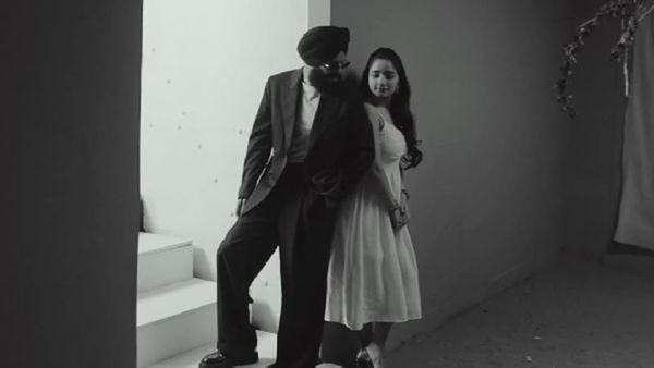 Wazir Patar Serves Sweet Romance With A Twist In Kashmiri Seb By T-Series