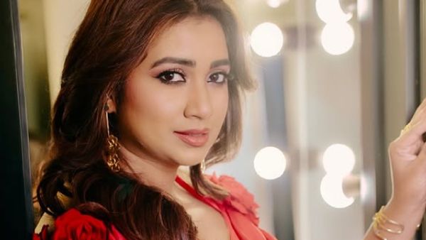 Waves Summit 2025: Shreya Ghoshal To Grace The Inaugural Stage Of The Event With A Soulful Bengali Tribute