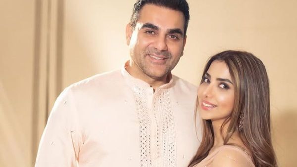 Dad To Be Arbaaz Blushes As Paps Congratulate Him About Sshura's Pregnancy - Viral Video
