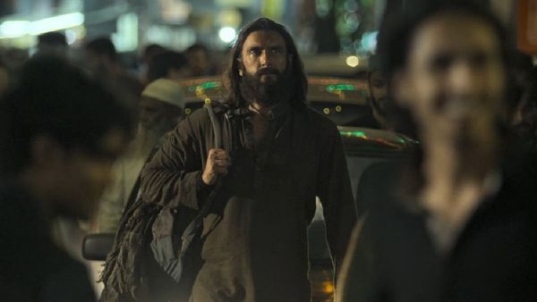 Dhurandhar: Netizens Can't Keep Calm As Ranveer Roars Loud In His Film's 1st Look; Say 'Return Of Powerhouse'