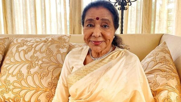 Asha Bhosle Death Rumors Fact Check: Legendary Singer's SHOCKING Death News Real Or Fake? Son Reveals TRUTH