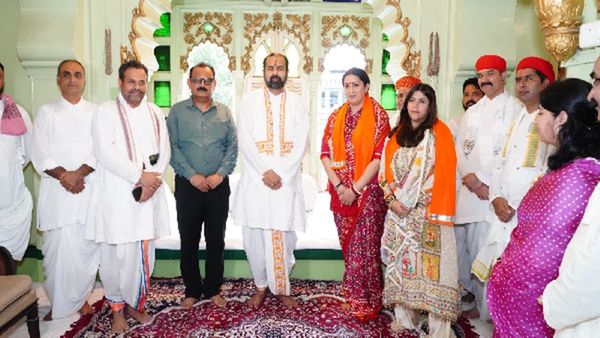 Kyunki Saas Bhi Kabhi Bahu Thi 2 Premiere: Smriti Irani, Ekta Kapoor Seek Blessings At Nathdwara Temple
