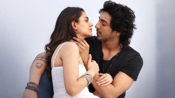 Saiyaara Box Office Collection Day 14 Early Updates: Ahaan & Aneet's Film Inches Close To 280 Cr; DEETS