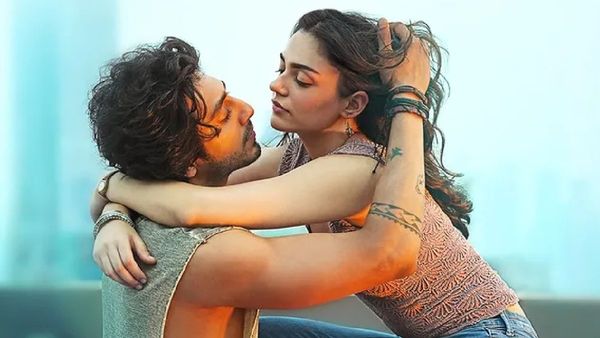 Saiyaara: Ahaan Panday Special Gesture For Fans Wins Hearts Post Massive Success Of His Debut Movie - Watch