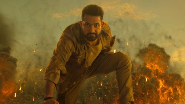 War 2 Box Office Day 5: Hrithik-Jr. NTR's Film Sees Over 70% Fall On 1st Mon, Still Beats 'Bang Bang'