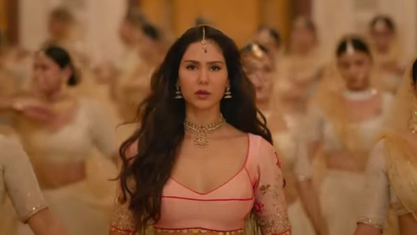 Bol Kaffara Kya Hoga Hits The Right Notes With Sonam Bajwa’s Graceful Performance Shares Remo D’Souza