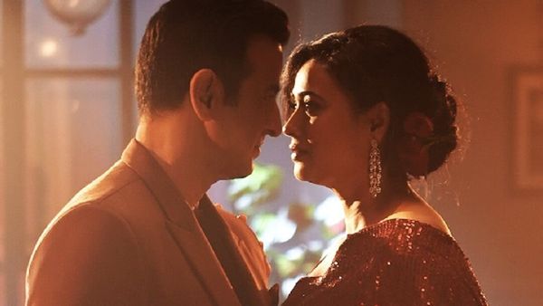 Star Parivaar Awards 2025: Shweta Tiwari Did Not Appear On The Stage With Ronit Roy For Presenting An Award!