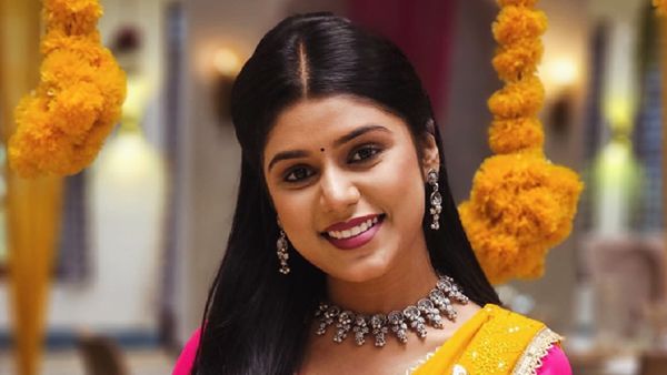 Satyaa Sachee Actress Bhagyashree Mishra Shares Her Diwali Joy And Memories: Opening The Mithai Dabba...