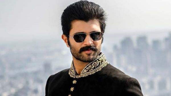 Vijay Deverakonda Meets With An Accident In Hyderabad Amid Engagement Reports; Says 'My Head Hurts But....'