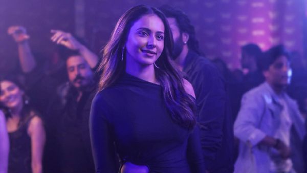 Rakul Preet Singh Shares Her Experience Of Playing R. Madhavan’s Daughter In De De Pyaar De 2!