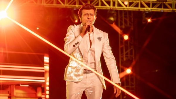 Sonu Nigam Mesmerises Mumbai With A Soul-Stirring Debut Of His ‘Satrangi Re India Tour’