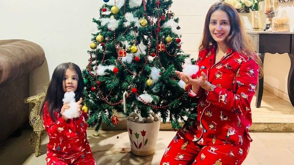 Chahatt Khanna Enjoys Christmas With Her Daughters & It's All About Happy Moments, Love & Laughter
