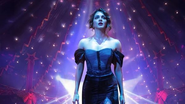 Toxic: Kiara Advani Looks Ravishing As Nadia In Her First Look From Yash's Starrer