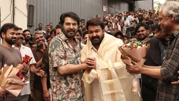Mohanlal Celebrates With Mammootty And Team At Patriot Location; Internet Is In Love