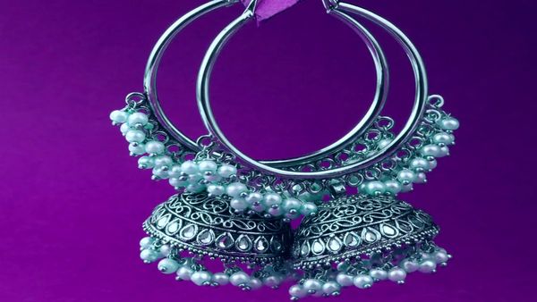 Silver Rate Today in India Touches Rs 2.40 Lakh/kg; Records Rs 21,000 Weekly Jump in 5 Days: Check Latest Prices in Chennai, Bangalore, Hyderabad, Mumbai, Pune, Ahmedabad, Jaipur, Delhi, Kolkata & More