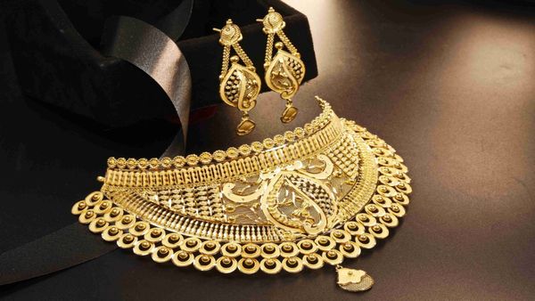 Rally in Gold Rate Today Continues on Lohri 2026: Check Latest 22K, 24K & 18K Prices in Major Cities on Makar Sakaranti, Pongal, Magh Bihu 2026