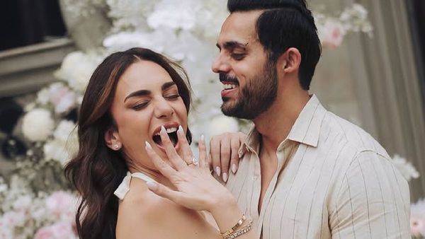 Bigg Boss 10's Nitibha Kaul Gets Engaged; Shares Beautiful Glimpse Of Her Dreamy Proposal
