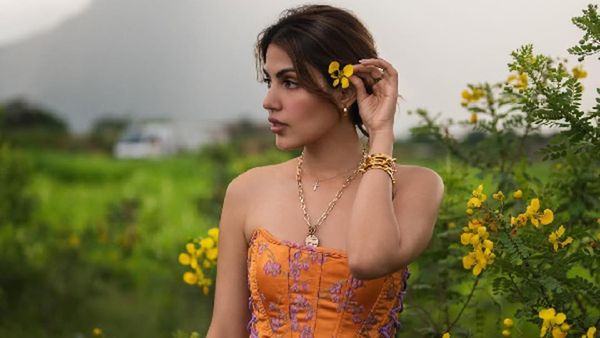 “I Survived the Storm Because of Certain People in My Life” Rhea Chakraborty Celebrates Female Friendship