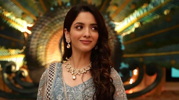 Bonfire, Positivity & New Beginnings: Jagadhatri Star Sonakshi Batra Celebrate The Spirit Of Lohri