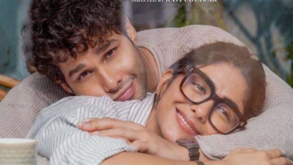 Mrunal Thakur and Siddhant Chaturvedi Ignite Chandigarh During Do Deewane Seher Mein Promotions - VIDEO