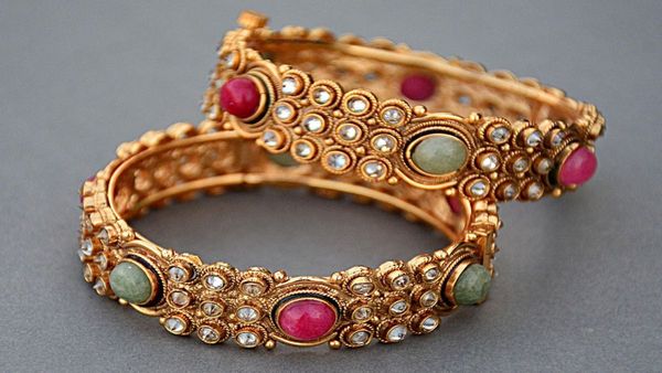 Gold, Silver Rates Today in India Remain Flat on February 1 Amid Union Budget 2026 Announcements; Check Prices