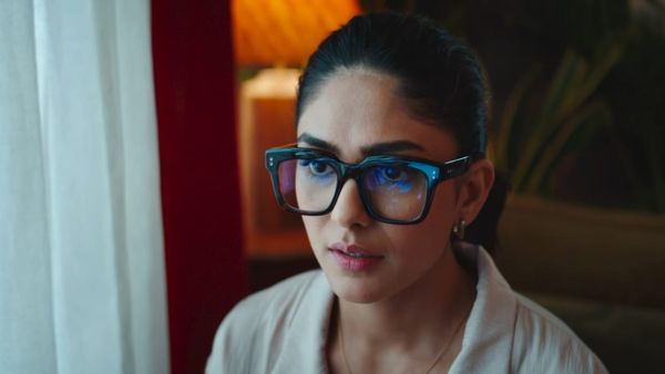 Do Deewane Sheher Mein's Mrunal Thakur Proves How She Became the Face of Modern Romance