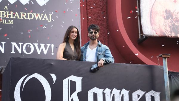 O Romeo Advance Booking Open: Theatre Turns Red For First Time As Shahid Kapoor & Triptii Dimri Unveil Poster