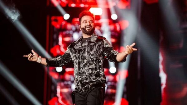DSP Rings In Holi With Gorgeous Glimpse Of His Iconic Live India Tour, Shares Throwback Video