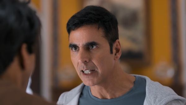 Bhooth Bangla Box Office Day 2 (Evening Trend): Akshay's Film Sees Hike In Footfalls; Beats Dhurandhar 2 Today