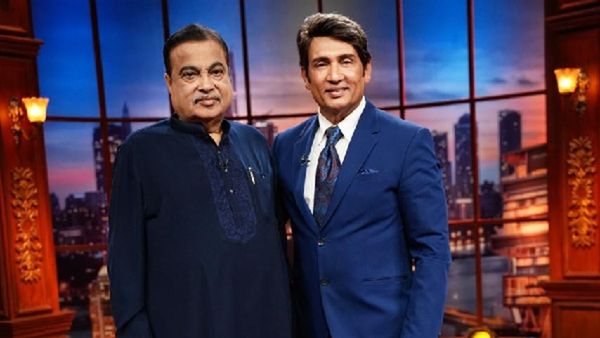 Shekhar Tonite: “You Are A Bihari Too!” — Nitin Gadkari Reacts To Shekhar Suman’s Marathi Language Question