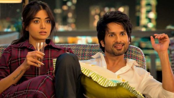 Cocktail 2 Box Office Day 4: Shahid's Film To See 50% Dip On Monday; To Fail To Earn 10cr | Filmibeat Predicts
