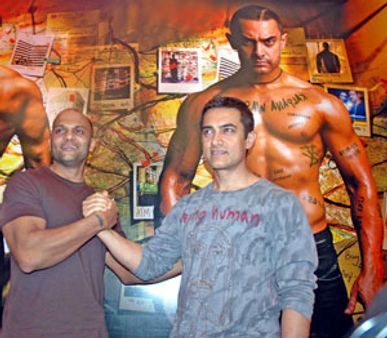 ಗಜಿನಿಗಾಗಿ ಉಕ್ಕಿನ ಮನುಷ್ಯನಾದ ಅಮೀರ