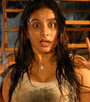 ಅನು ಚಿತ್ರಕ್ಕಾಗಿ ಕೊಚ್ಚೆಯಲ್ಲಿ ಮಿಂದೆದ್ದ ಪೂಜಾ!