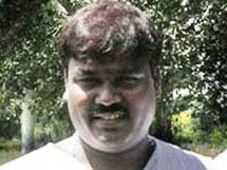 ದಯಾಳ್ ಕದ್ದು ಮುಚ್ಚಿ ಸಿನಿಮಾ ಮಾಡುತ್ತಿದ್ದಾರೆ!