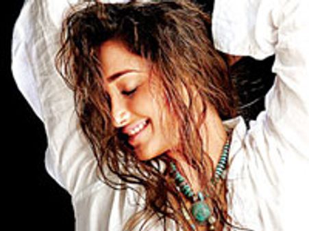 ಪಂಜಾಬ್ 69ನಿಂದ ಜಿಯಾ ಖಾನ್ ಔಟ್!