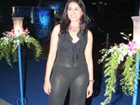 ಸೋನಾಲಿ ಕುಲಕರ್ಣಿಯೂ ಪಾರದರ್ಶಕ ವಸ್ತ್ರವೂ!