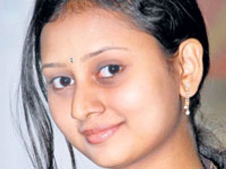 ಎಸ್ಸೆಸ್ಸೆಲ್ಸಿ ಫಸ್ಟ್ ಕ್ಲಾಸ್ ನಲ್ಲಿ ಅಮೂಲ್ಯ ಪಾಸು!