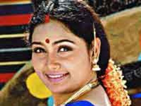 ಅಂಧ ಬಾಲಕಿಯನ್ನು ದತ್ತು ತೆಗೆದುಕೊಂಡ ಶ್ರುತಿ